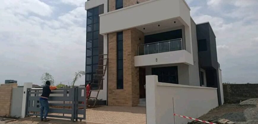 VILLA FOR SALE IN EASTERN BYPASS