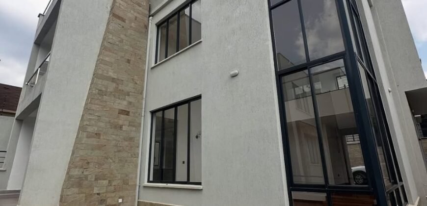 TOWNHOUSE TO LET IN LAVINGTON
