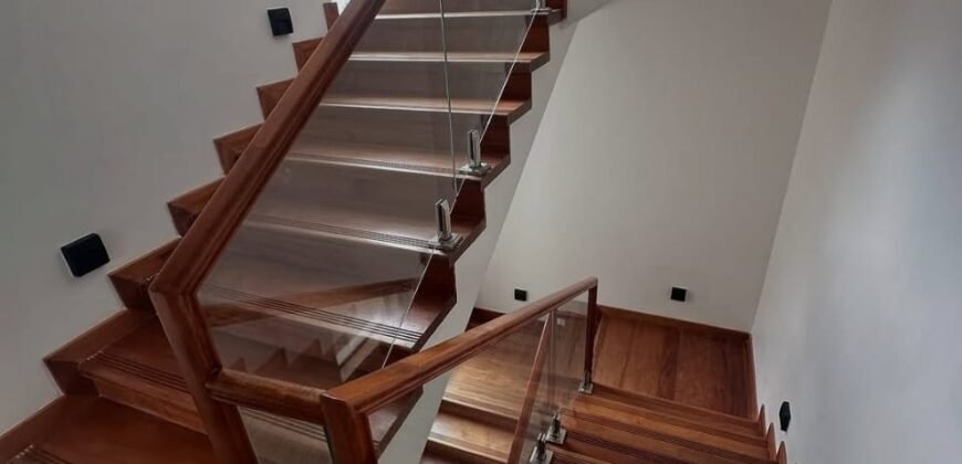 TOWNHOUSE TO LET IN LAVINGTON