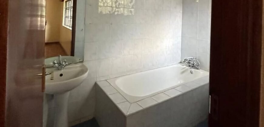 HOUSE TO LET IN LAVINGTON