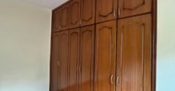 HOUSE TO LET IN LAVINGTON
