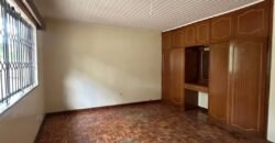 HOUSE TO LET IN LAVINGTON