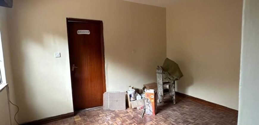 HOUSE TO LET IN LAVINGTON