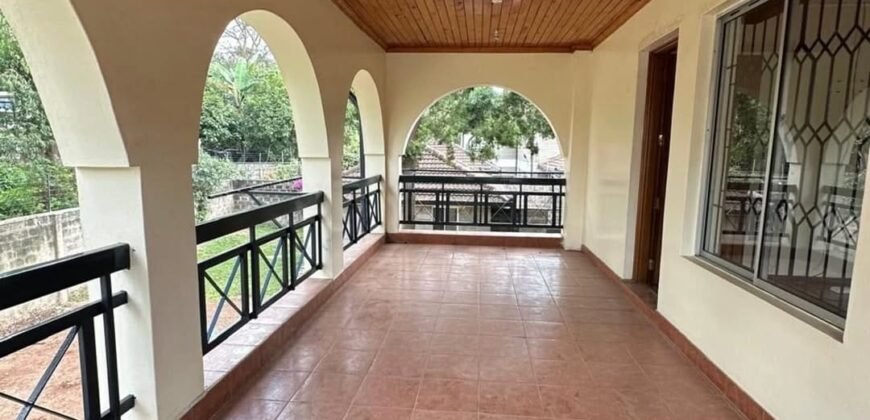 HOUSE TO LET IN LAVINGTON