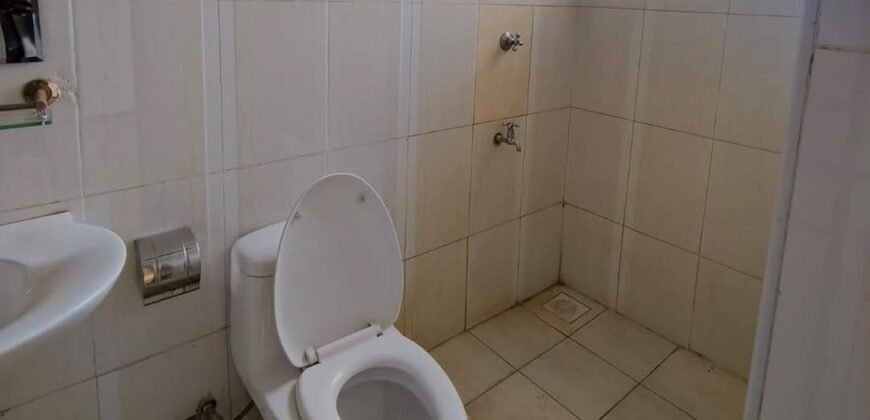 APARTMENT TO LET IN LAVINGTON