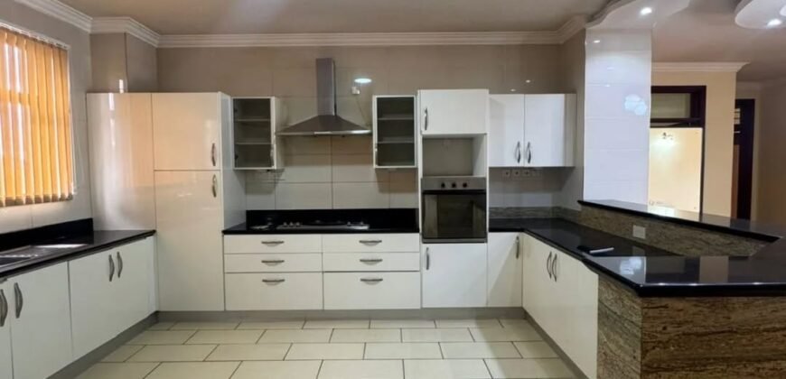 APARTMENT TO LET IN PARKLANDS
