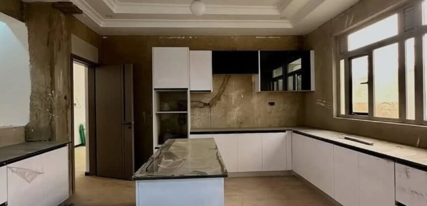 HOUSE FOR SALE IN RUNDA