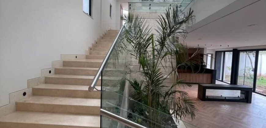 VILLA FOR SALE IN WESTLANDS