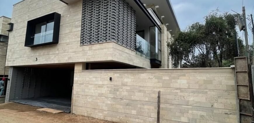 VILLA FOR SALE IN WESTLANDS