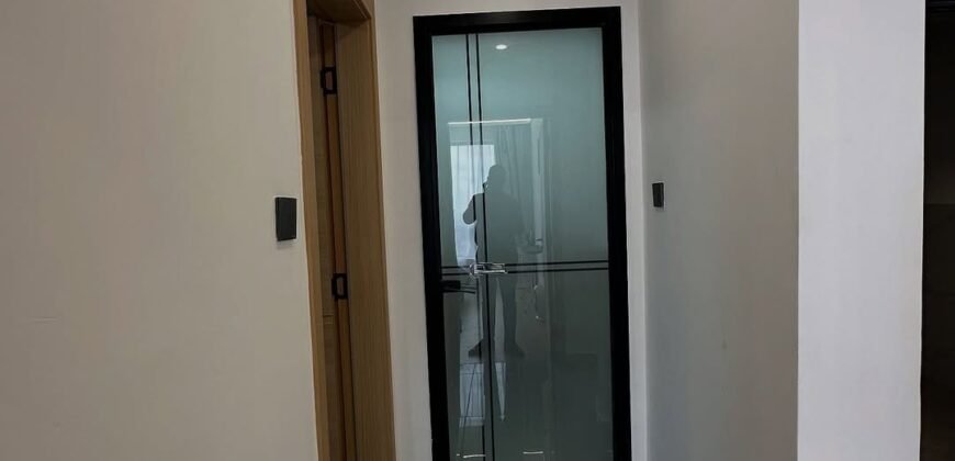 APARTMENT TO LET IN LAVINGTON