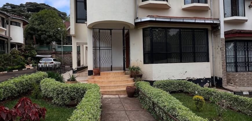TOWNHOUSE TO LET IN LAVINGTON