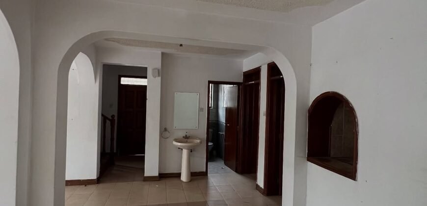 TOWNHOUSE TO LET IN LAVINGTON