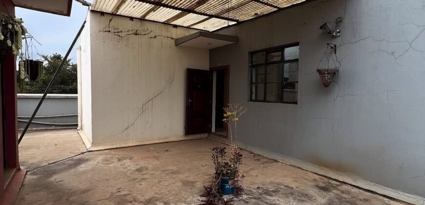 APARTMENT TO LET IN LAVINGTON
