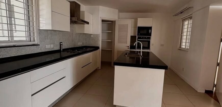 APARTMENT TO LET IN LAVINGTON