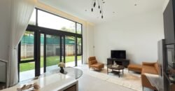 HOUSE TO LET IN LAVINGTON