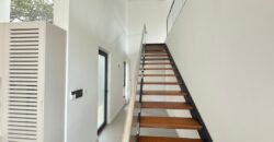 HOUSE TO LET IN LAVINGTON