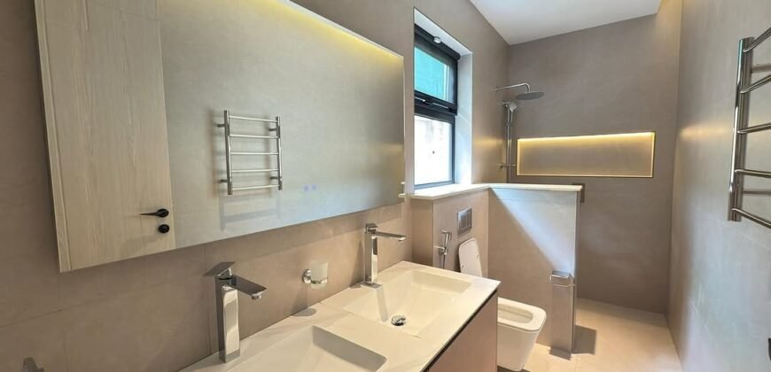 HOUSE TO LET IN LAVINGTON