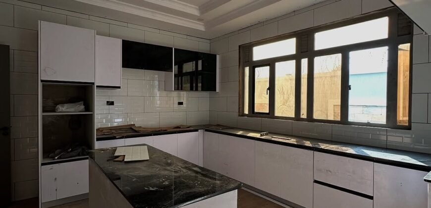 HOUSE FOR SALE IN RUNDA