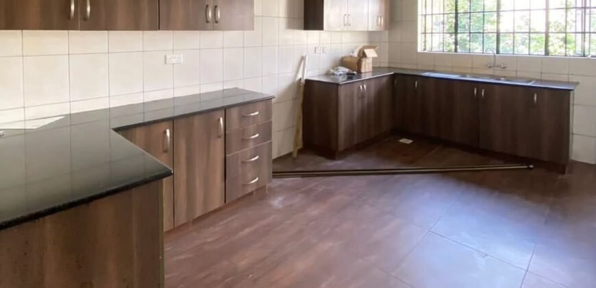 APARTMENT TO LET IN LAVINGTON