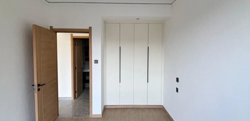 APARTMENT TO LET IN LAVINGTON