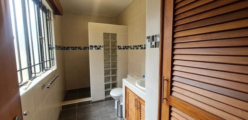 APARTMENT TO LET IN LAVINGTON