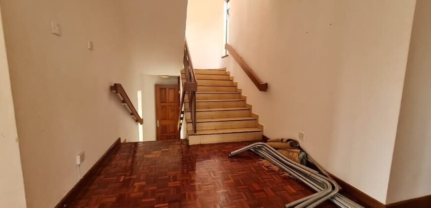 APARTMENT TO LET IN LAVINGTON