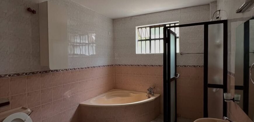 APARTMENT TO LET IN LAVINGTON
