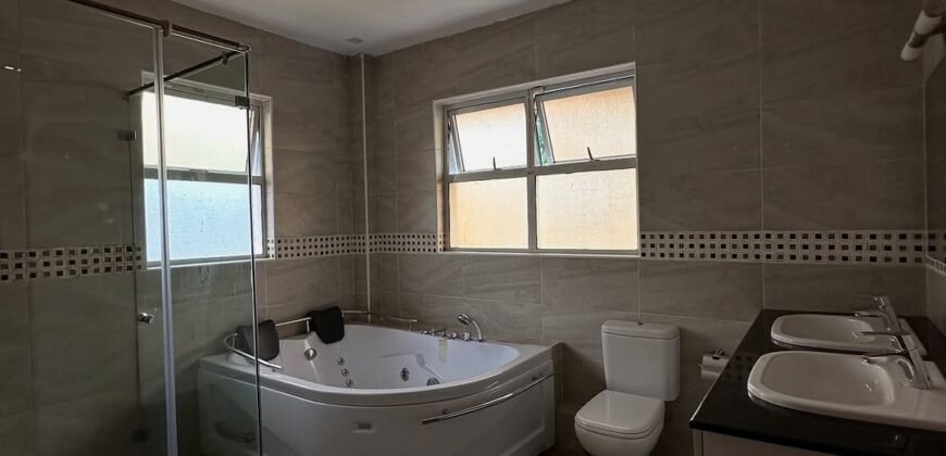 HOUSE FOR SALE IN LAVINGTON