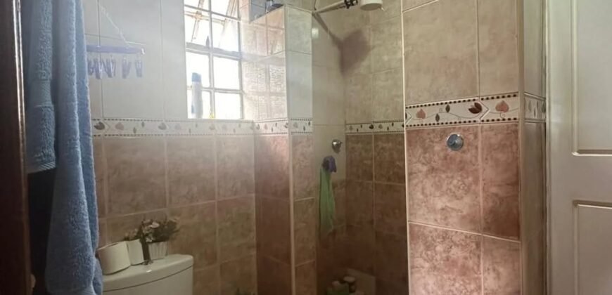 HOUSE FOR SALE IN LAVINGTON