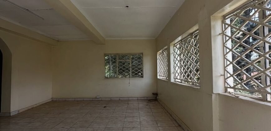 VILLA TO LET IN RIVERSIDE