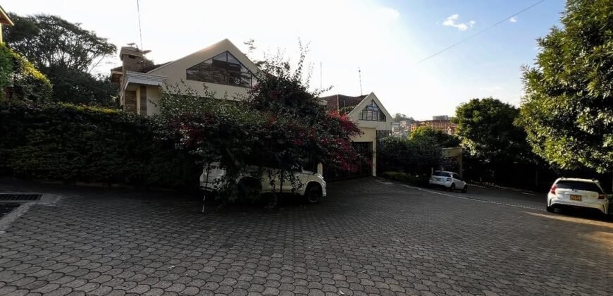 HOUSE FOR SALE IN LAVINGTON