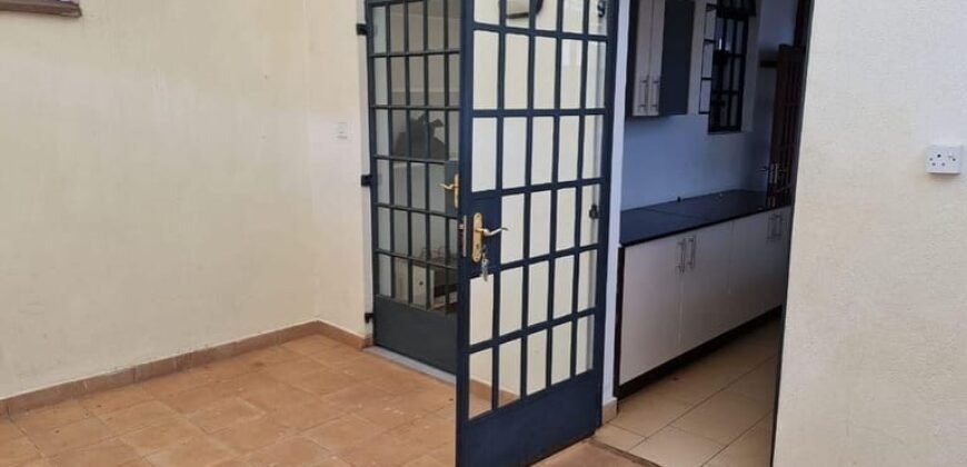 TOWNHOUSE TO LET IN LAVINGTON