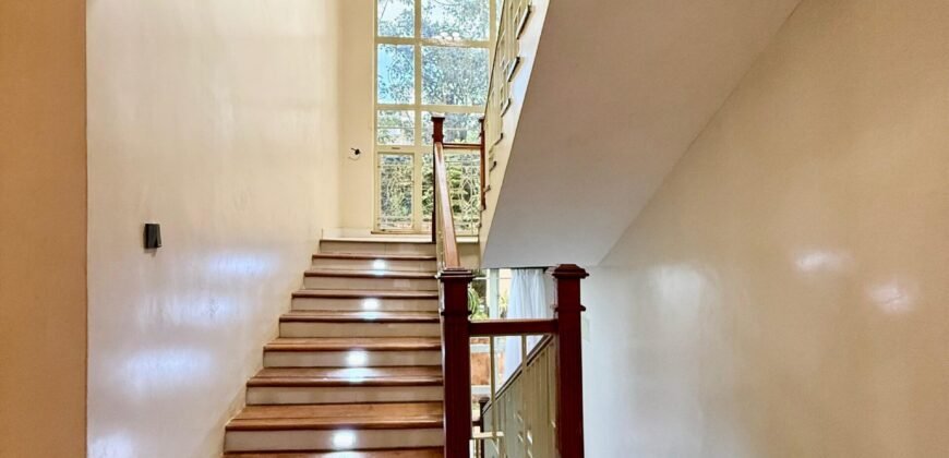 AMBASSADORIAL HOUSE FOR SALE IN NYARI