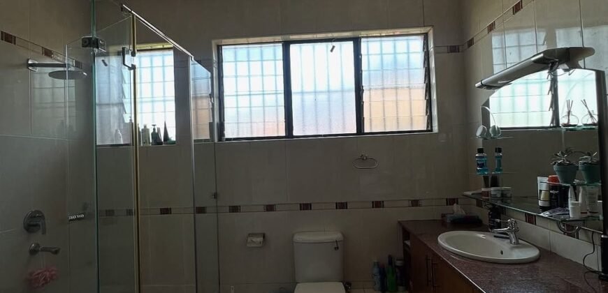 TOWNHOUSE TO LET IN LAVINGTON