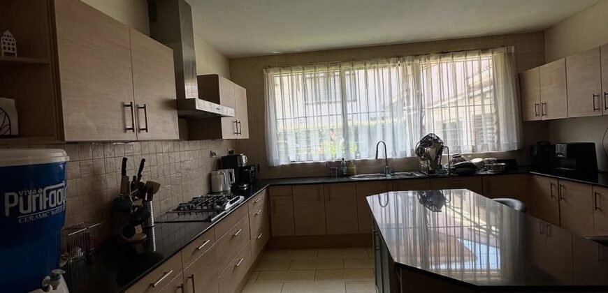 TOWNHOUSE TO LET IN LAVINGTON