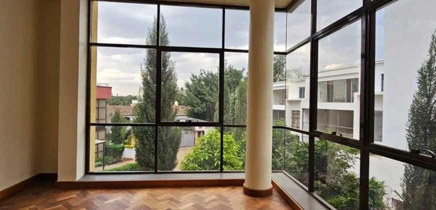 TOWNHOUSE FOR SALE IN LAVINGTON TOWNHOUSE FOR SALE IN LAVINGTON
