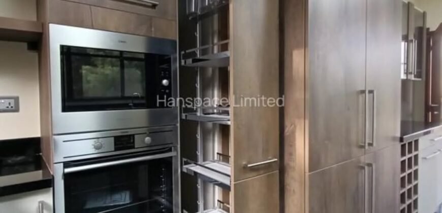 TOWNHOUSE FOR SALE IN LAVINGTON TOWNHOUSE FOR SALE IN LAVINGTON