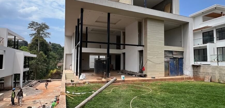 VILLA FOR SALE IN LAVINGTON VILLA FOR SALE IN LAVINGTON