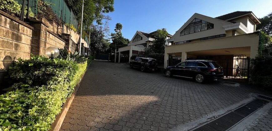 TOWNHOUSE TO LET IN LAVINGTON TOWNHOUSE TO LET IN LAVINGTON